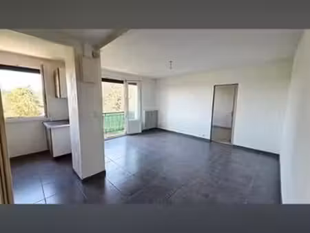 loue f4 avec balcon