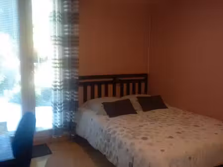 chambre meublée pour 1 personne avec terrasse et parking privé