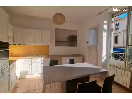 t3 63m² lumineux- centre ville chateaurenard- 2 chambres