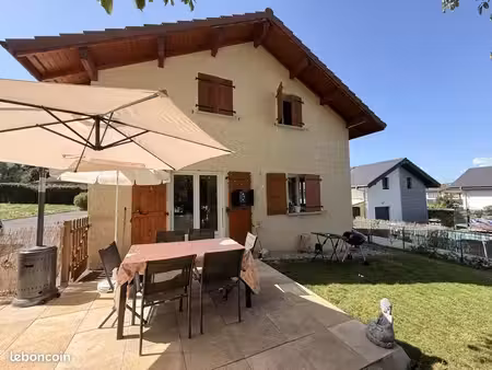 villa 4 pièces 94 m²