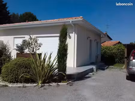 t2 51 m2 meublé  grande terrasse  jardinet  garage