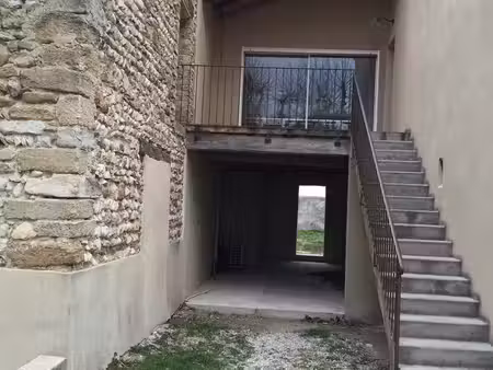 a louer appartement dans mas rénové à la campagne
