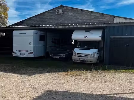 emplacement bateau camping car sous abris