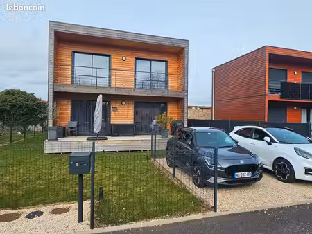 belle maison avec jardin privatif de 300 m² à louer