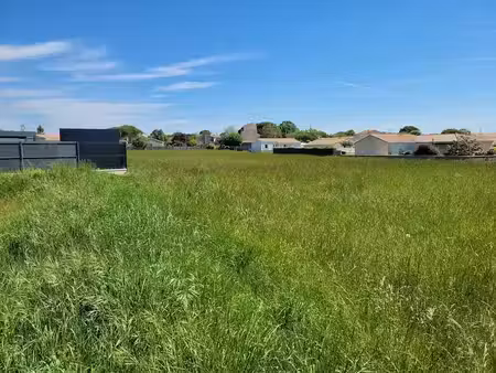 vente terrain 548 m² à semussac (17120)  74 500 €