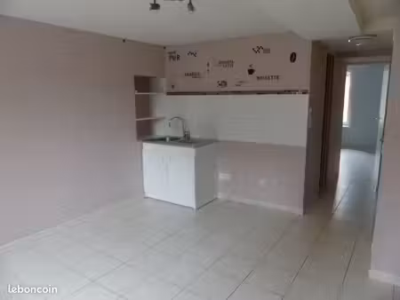 t2 28m² libre immédiatement hyper centre