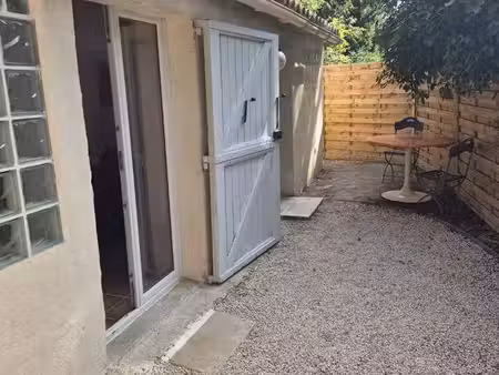 location t1 meublé avec terrasse et parking