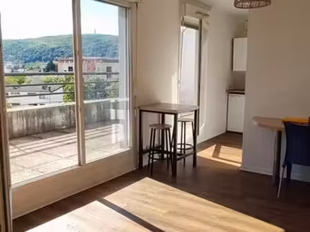 studio refait à neuf