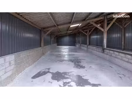 local / dépôt 120m2