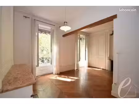 lyon 3ème saxe-gambetta - ravissant t3 de 60 m² idéalement situé