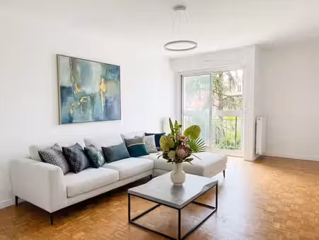 grand studio avec coin chambre et cave – quartier plaisance – calme absolu