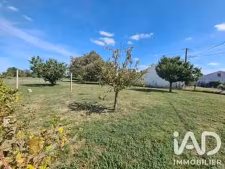 vente terrain à beurlay (17250) : à vendre / 593m² beurlay