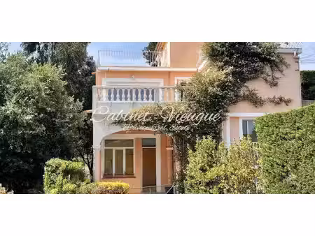 villa avec piscine en bord de mer grimaud (83)