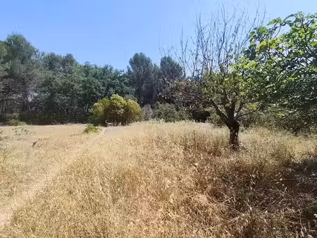 vente terrain 2000 m² à eguilles (13510)  650 000 €