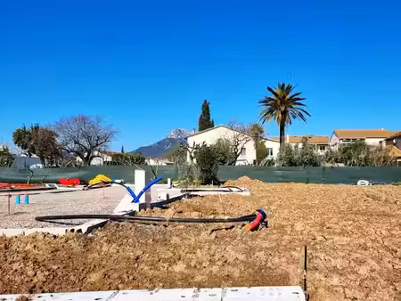 vente terrain 325 m² à la crau (83260)  250 000 €