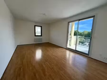 location appartement 4 pièces 74.86 m² à toulouse (31000)  1 000 €