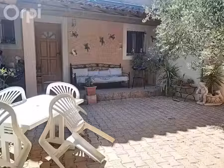 location meublée appartement 2 pièces 40 m² à arles (13200)  700 €