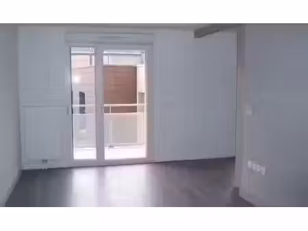 location appartement 2 pièces 43 m² à lille (59000)  707 €
