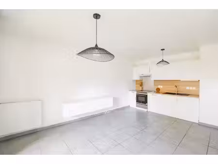 le coeur du 9 - appartement t3 de 54 m2 + terrasse + parking