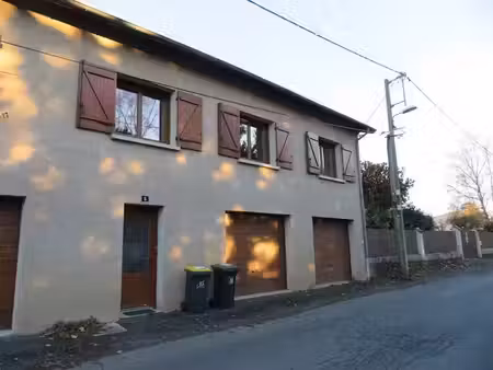 location appartement 3 pièces 95 m² à billom (63160)  850 €
