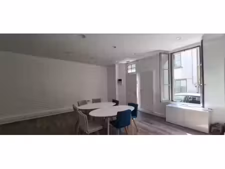 bureau clisson (la vallée) 1 p . sde . 40.5 m²