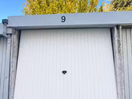 parking / box tours