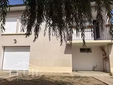 maison de ville avec sous-sol et jardin clos