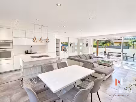 maison de plain-pied 100 m2 avec piscine  terrain 650 m2   p