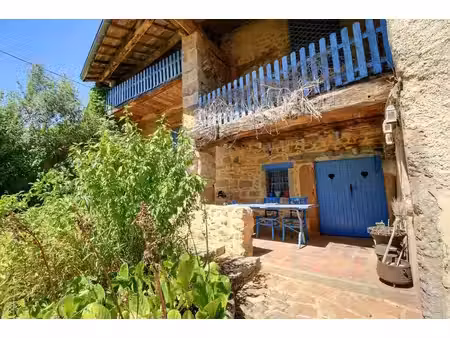 charmante maison en pierre à terminer