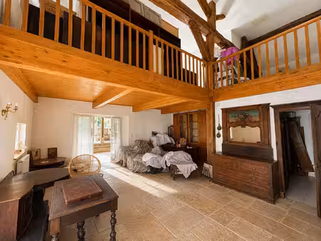 à vendre maison de village de caractère de plus de 300 m² au fort potentiel à proximité de