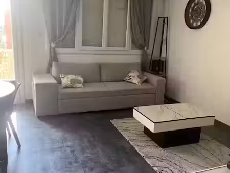 location meublée appartement 2 pièces 63 m² à valence (26000)  850 €