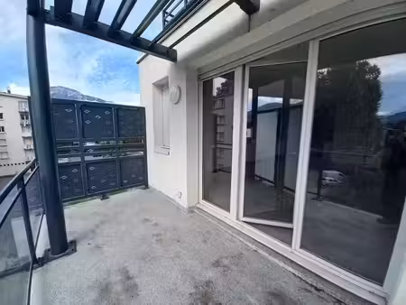 location appartement 4 pièces 86 m² à grenoble (38000)  938 €