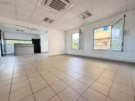 fonds et/ou murs commerciaux en vente sainte-clotilde (97490)