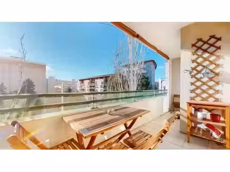 location meublée appartement 2 pièces 46 m² à aix-en-provence (13090)  1 150 €