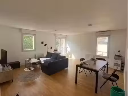 location appartement 3 pièces 77 m² à lille (59000)  1 100 €