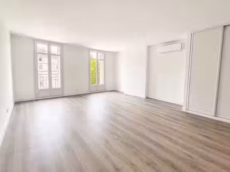 location appartement 3 pièces 68 m² à marseille 1er (13001)  1 080 €