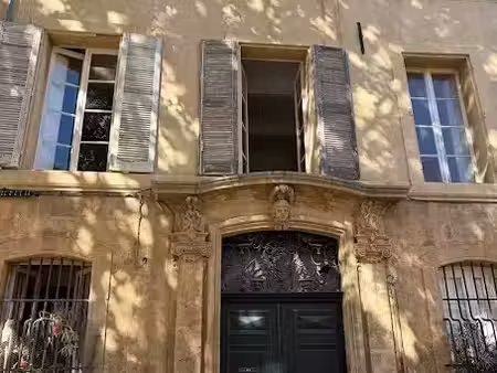 location meublée appartement 2 pièces 43 m² à aix-en-provence (13090)  1 400 €