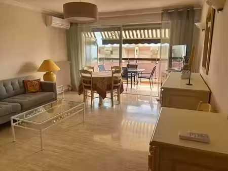 location meublée appartement 3 pièces 67 m² à antibes (06600)  1 450 €