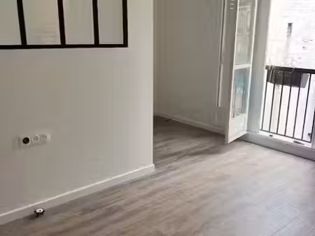location appartement 1 pièce 39 m² à paris 18ème (75018)  1 500 €