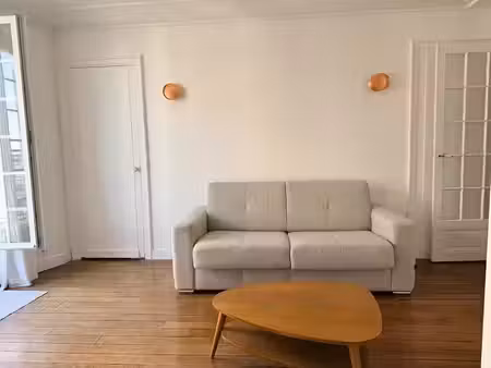 location meublée appartement 3 pièces 63 m² à paris 20ème (75020)  1 980 €