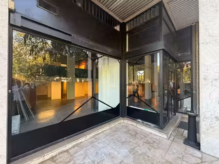 location commerce paris 75011 457m²