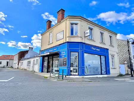 vente local commercial 4 pièces  262.00m²  commequiers