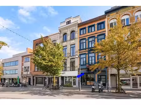 local commercial « casco » d'environ 85 m² dans un emplaceme