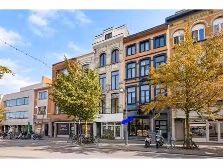 local commercial « casco » d'environ 85 m² dans un emplaceme