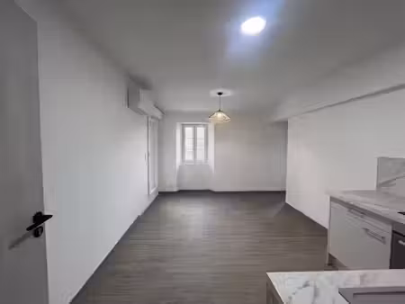 location appartement 1 pièce 31.73 m² à gréoux-les-bains (04800)  650 €