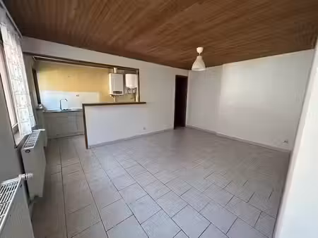 location appartement 1 pièce 25.1 m² à le cateau-cambrésis (59360)  305 €