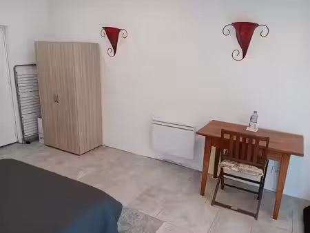 location meublée appartement 1 pièce 22 m² à miramas (13140)  300 €