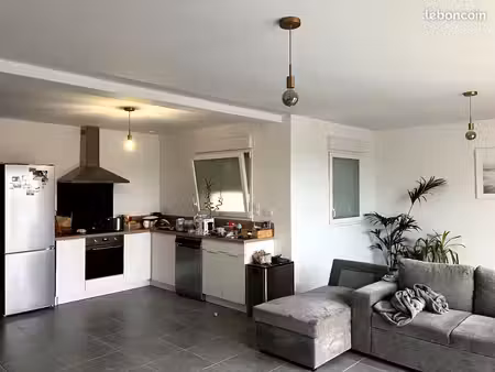 t4 duplex avec terrasse