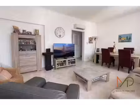 t3 63 m² avec cave et stationnement commun vendu loué ? potentiel de valorisation