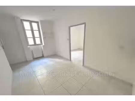 location appartement 2 pièces 24.61 m² à nimes (30000)  250 €